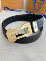 品名：Lv..路易..威登 腰带自动带 皮带 型号：自动扣，纯钢材质自动扣，头层牛皮自动带身，实物拍摄 材料：百分百头层牛皮，保证真皮。24K纯钢扣，永不掉色专