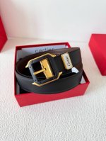 品名：卡地亚 Cartier 原单 腰带 皮带 型号：针扣，原版经典针式扣头，实物拍摄，双面头层牛皮 材料：百分百头层牛皮，保证真皮。双面可用专柜同等质量，原版