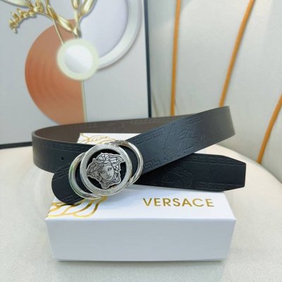 特 品牌： 范思哲 新款进口小牛皮，手感细腻柔软。双面使用，搭配纯钢精品钢扣，时尚潮流，男士必备！宽度：3.8Cm