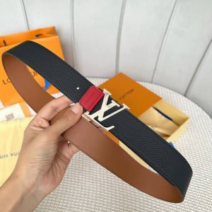 驢家新品 寬度40Mm 原單新品 進口原廠Togo 荔枝紋面 小牛皮配色底 最新版同步扣 雙面可用設計 百搭款