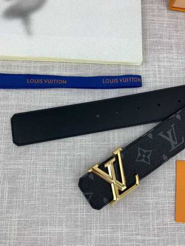 配全套包装盒 Lv 进口老花面料腰带，宽40毫米，搭配不锈钢原单钢扣，内衬小牛皮。商务服装造型的完美搭配。永恒经典，与正品零差距。