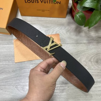 Lv.路易威登 宽40Mm双面原版小牛皮 搭配单钌钯电镀扣 完美的手感.油边 出众的设计.风格 高贵奢华 时尚大方 高清实拍 货真价实 品质保证 双面用