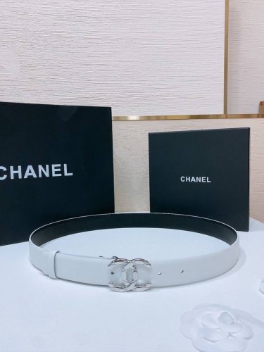 Chane L经典双C皮带腰带 新款Logo扣搭配进口小牛皮，质感满分，简直身春日里的点睛之笔，皮带直径3.0Cm