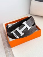 品名： 爱玛仕.Hermes腰带 皮带 原单 型号：挂扣，经典纯钢材质扣头，双面头层牛皮，图片实物拍摄 材料：双面头层牛皮，挂扣系列，纯钢材质扣头，镀钯电镀工艺