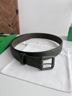 Bv 2026最新款男士编织腰带 纯手工Intreccio大格子编织 意大利原厂荔枝纹小牛皮 扁孔设计 搭配真空枪色带格纹滚轮针扣 可活动皮圈 宽度35Mm 颜