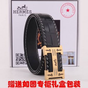 皮带：爱玛仕.Hermes顶级原单 腰带：百分百进口头层牛皮，鳄鱼皮纹路，保证真皮。24K纯钢扣双面可用专柜同等质量， 送人自用首选 包装： 请认准如图专柜包装