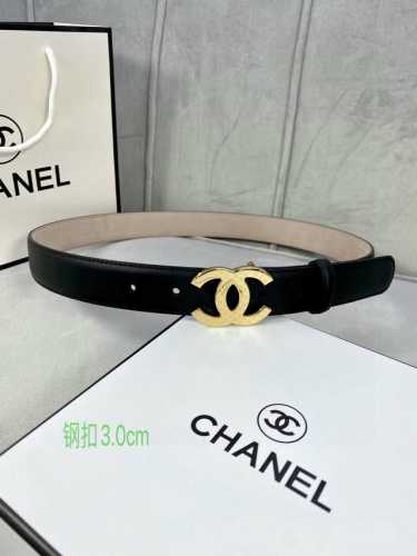 宽度3.0cm Chanel 香奈儿 特级进口小牛皮内衬原版磨砂底，饰有金 银色花纹金属logo花纹钢扣。
