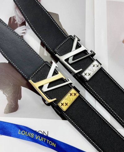 皮带：Lv..路易..威登顶级复刻. 腰带：原单品质百分百头层牛皮，保证真皮。双色间色扣工艺.真空电镀.永不掉色.24K纯钢扣头层小牛皮手掌纹双面可用专柜同等质