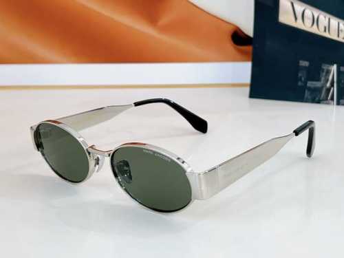 Marc Jacob* Model: Marc 806 S Size: 56口18-145
