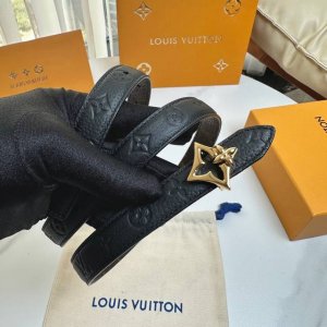 Lv 驢家女士腰帶 寬度2Cm 一面定制帆布面料 一面進口荔枝壓飾有圖案效果 新品精鋼花卉形狀搭扣 雙面可用 經典百搭款