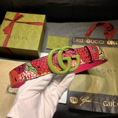 古奇 宽4.0 专柜新款 正版开模 此款腰带采用进口牛皮 对版专柜，这款双G彩色扣 腰带上点缀由Ken Scott创作的鲜艳花卉印花图案，设计新颖别致。全新设计
