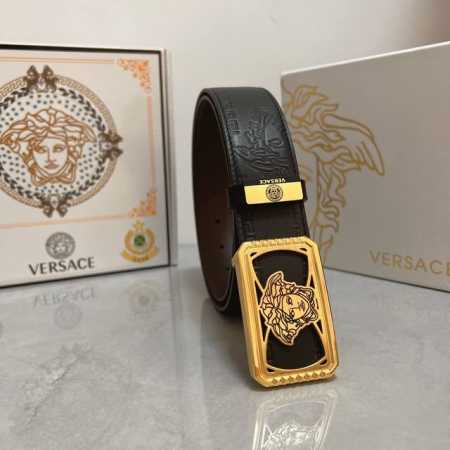 品名：Versace.范思哲 材质：原单牛皮腰带 百分百头层牛皮腰带保证真皮，24K纯钢扣，专柜原单品质、做工精细，时尚大牌，送人自用首选 包装： 请认准如图专 - 点击图像关闭