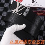 男士腰带：Lv 路易斯登 原单 男士皮带：百分百头层牛皮，保证真皮。24K纯钢扣双面可用专柜同等质量， 送人自用首选 包装： 请认准如图专柜包装，赠送打孔器，银