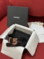 特 实拍新款3.0Chanel香奈儿女士最新时尚款，顶级品质，正品开模高端定制皮料五金，定制纯钢五金扣头，带身采用松紧收腰设计风格达到修身效果，正品定位Logo