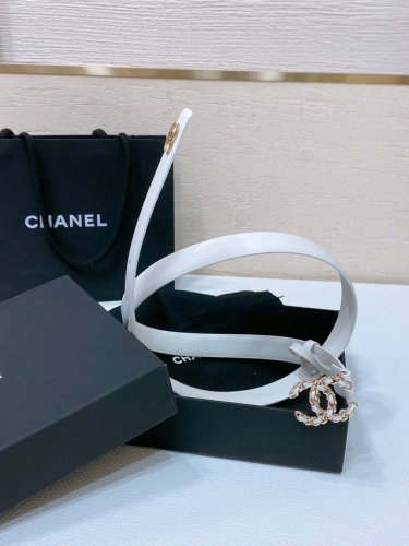 Chanel 24C 进口胎牛皮 软硬适中的小牛皮 Cc Logo黄铜搭扣 一年四季最不可缺少的搭配神器 穿裙子西装搭它简直不要太高级 2.0Cm精品 码数75