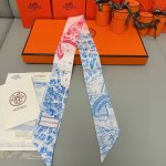 经典骏马之城丝巾 一年四季的心头好代表着丝巾的终极目标前方虽远 但所给予的颜值 搭配 底气都是绝佳的所以不要迟疑 既来之就入之就对了最新款 超级好看超好搭配..