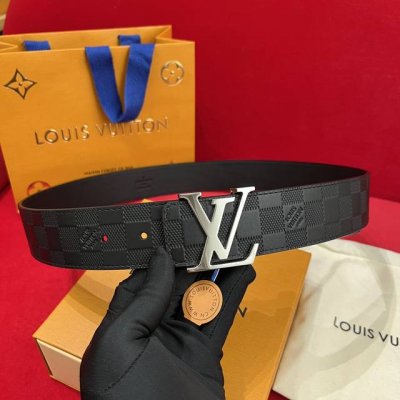 Louls Vuitton 路易威登 男士腰带 带身采用进口牛皮压格子 搭配