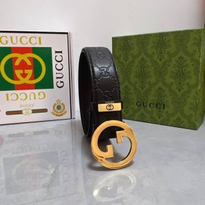 品名：古奇.Gu...Ci 原单 材质：原单牛皮腰带 专柜原单品质、做工精细，时尚大牌，送人自用首选 包装： 请认准如图专柜包装赠送打孔器手提袋专柜礼盒宽度3.