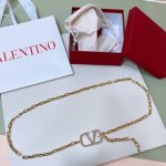 valentino Garavani Vlogo Signature 金属链条腰带 - 金色调效果处理 - Logo 细节开合设计 装饰长阶梯形切面施华洛世奇