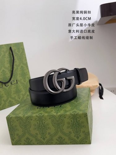 古～奇 顶级货品，原厂亮面头层小牛皮，意大利进口小牛皮 皮质总体手感柔软适中。顶级