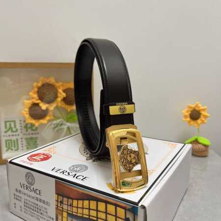 品名：Versace.范思哲 自动带 材质：原单牛皮腰带 百分百头层牛皮腰带保证真皮，24K纯钢扣，专柜原单品质、做工精细，时尚大牌，送人自用首选 包装： 请认 - 点击图像关闭