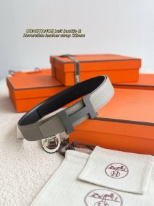 款 Constance 精品五金 搭配进口Togo皮 积雨云灰 宽度32Mm 以其精湛工艺高品质材料和经典设计备受推崇 是男士腰带顶级选择 简约大气 适合商务和