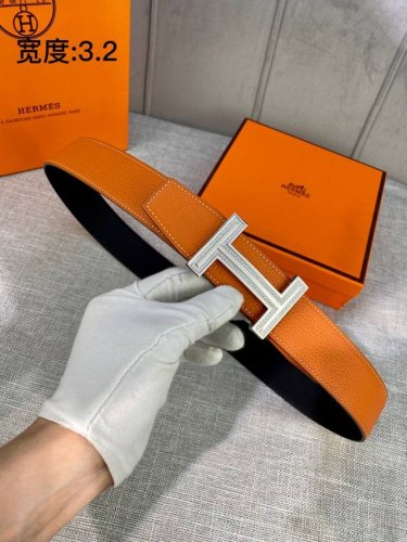 特 官网同步 32MM 爱马仕专柜同步 施华洛水晶钻扣 进口原版皮带身 双面八字尾 双面可用 细节紧跟專櫃步伐 精钢五金
