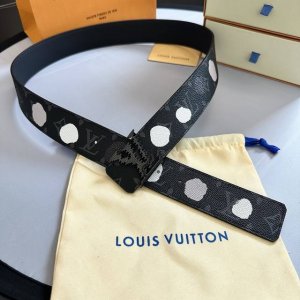 配原版包裝 L0Uis Vuitt0N 專櫃最新升級版本 寬度40毫米 全新訂製帆布搭配最新進口原廠皮底 配置新型字母搭扣 經典百搭款！