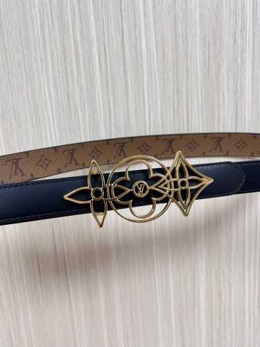 当季新款，2.5宽双尖原单1比1.一面帆布印黄花，一面黑色进口牛皮，.搭配精品花机扣。