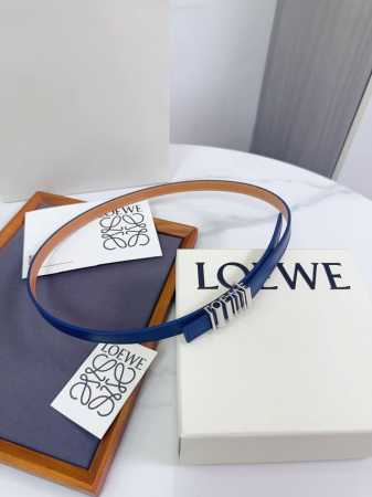 特 Loewe 罗意威专柜最新同款腰带 选用光滑牛皮革窄款腰带 配有Anagram Pebble针扣 卓越的工艺 个性的造型 精美的材质 宽 15Mm - 点击图像关闭