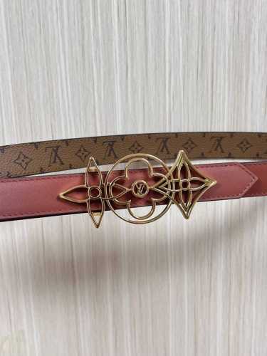 当季新款，2.5宽双尖原单1比1.一面帆布印黄花，一面棕色进口牛皮，.搭配精品花机扣。