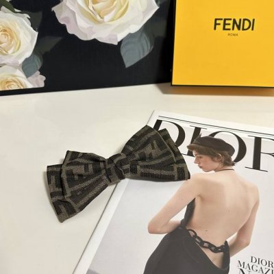 特 配专柜包装 Fendi 芬迪 官网同款最新蝴蝶结发夹# 信我！人手必备的单品 这件必须买 洋气神仙颜值 小仙女要收了它，谁戴谁好看～