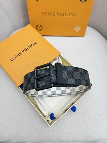 品牌：Lv、、路易、、威登！ 原单：特 皮带腰带：单面使用专柜质量、头层牛皮、24K纯钢扣、送人自用首选、保证真皮 包装：请认准图片专柜包装、送打孔器 全套包装