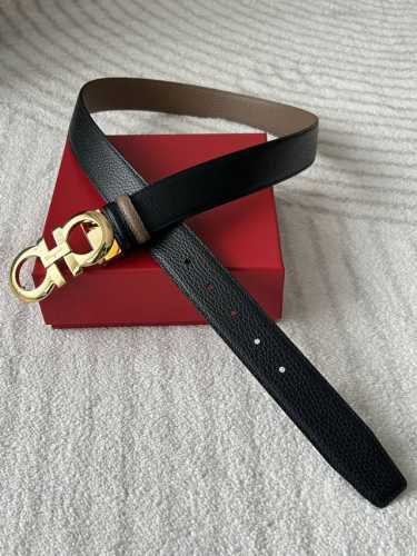 特 菲拉格慕 专柜同款 男士双面用 双面荔枝纹一面黑一面棕色 经典8字扣亮金色 宽3.4Cm 商务休闲简约百搭