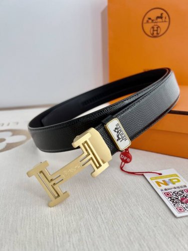 品名：爱马仕.Her..Mes自动扣皮带 腰带 型号：自动扣，纯钢材质经典自动扣，头层牛皮自动带身 腰带：百分百头层牛皮，自动带身，保证真皮。24K纯钢扣永不掉