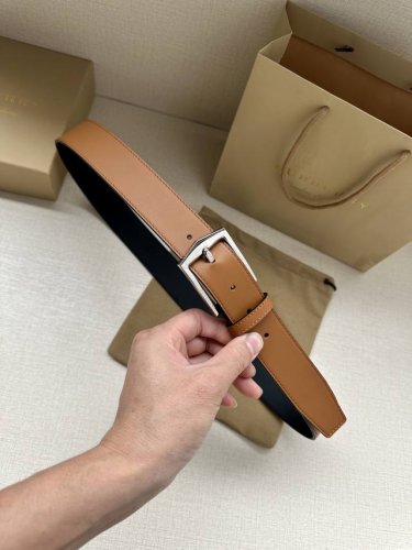 特 原单经典版型，平纹纹系列，3.4Cm宽度，专柜精品铜扣，真空电镀，工艺精细缝制，原版面料原版牛皮、质感超赞，手感柔软