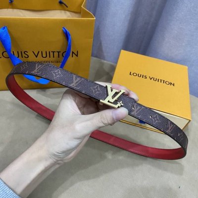 寬：20Mm 驢家新品 Ss22特別限定女士腰帶 寬度2Cm 訂製經典料襯托柔軟小牛皮底 全新開模標誌性搭扣 多色選