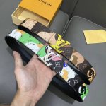 L0Uis Vuitt0N 專櫃最新升級版本 寬度40毫米 精湛工藝定制帆布面料襯托進口小牛皮底 搭配精鋼字母搭扣 經典百搭款！
