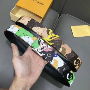 L0Uis Vuitt0N 專櫃最新升級版本 寬度40毫米 精湛工藝定制帆布面料襯托進口小牛皮底 搭配精鋼字母搭扣 經典百搭款！