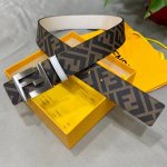 Fendi 芬迪 专柜同款 宽4.0Cm 双环正反用腰带 Ff按钉搭扣 白色cuoio Romano皮革材质 反面面料带有烟草黄和黑色ff图案 黑色珐琅金属饰面