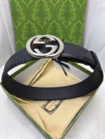 古驰：原单头层牛皮压花面，内衬头层牛皮平纹底．搭配原单扣．此款腰带双面采用意大利原定厂制进口牛皮带身 ，对专版柜足宽4.0宽