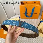 特 寬40Mm 同步新款 40毫米 雙面腰帶採用春夏前系列經典色彩 ！搭配經典字母搭扣 營造3D效果 外形時尚.正裝和便裝皆可搭配！ 雙面可用