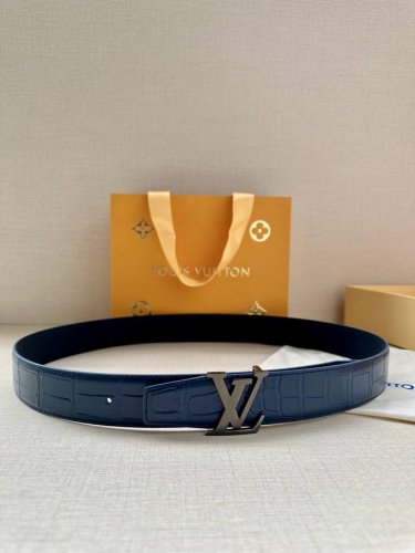 3.5宽Louis Vuitton 采用进口头层牛皮压鳄鱼肚皮搭配精不锈钢 钢扣头.底皮原版头层牛皮宽 做工精细，百搭，上身超好，品质一流 一件代发