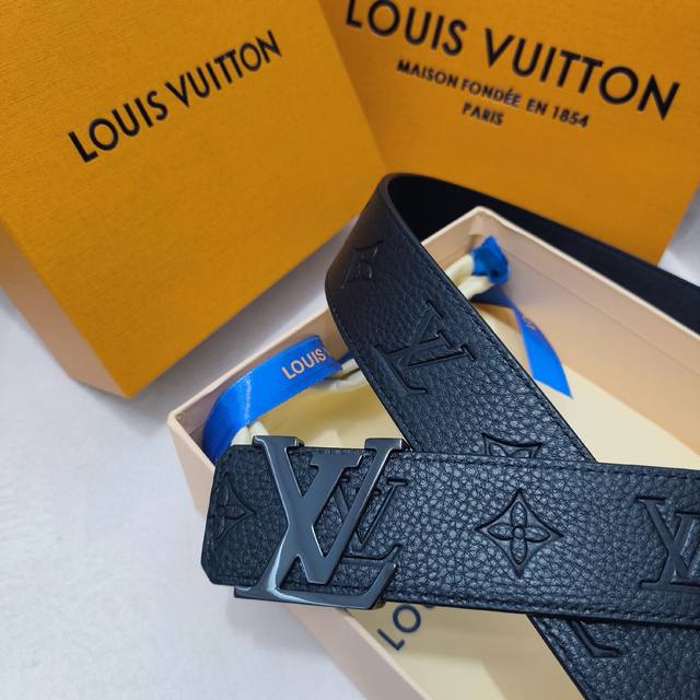 4.0双面头层牛皮，搭配不锈钢扣，